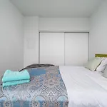 Luxury Condo In Toronto Downtown Core, Eaton Center!!