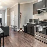 Pet-Friendly Apartment On Ossington Ave