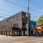 Modern 2 Bedroom Apartment - Near Leslieville