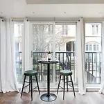 All Inclusive Townhome Apartment In Amazing Location
