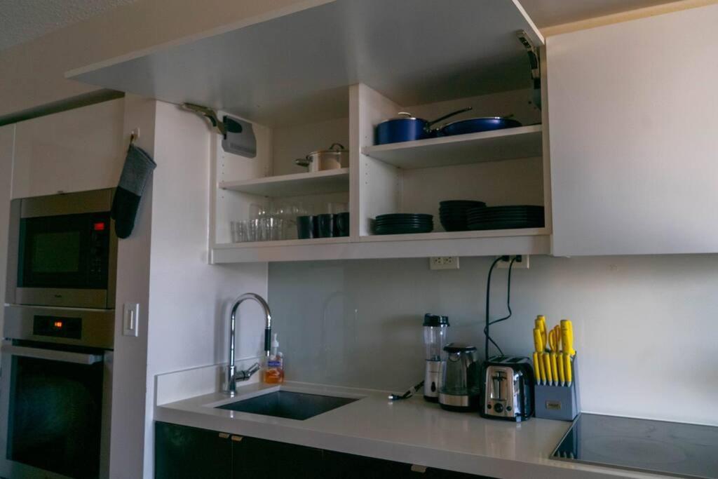 Apartment Beautiful And 3 Bedroom With Parking Toronto