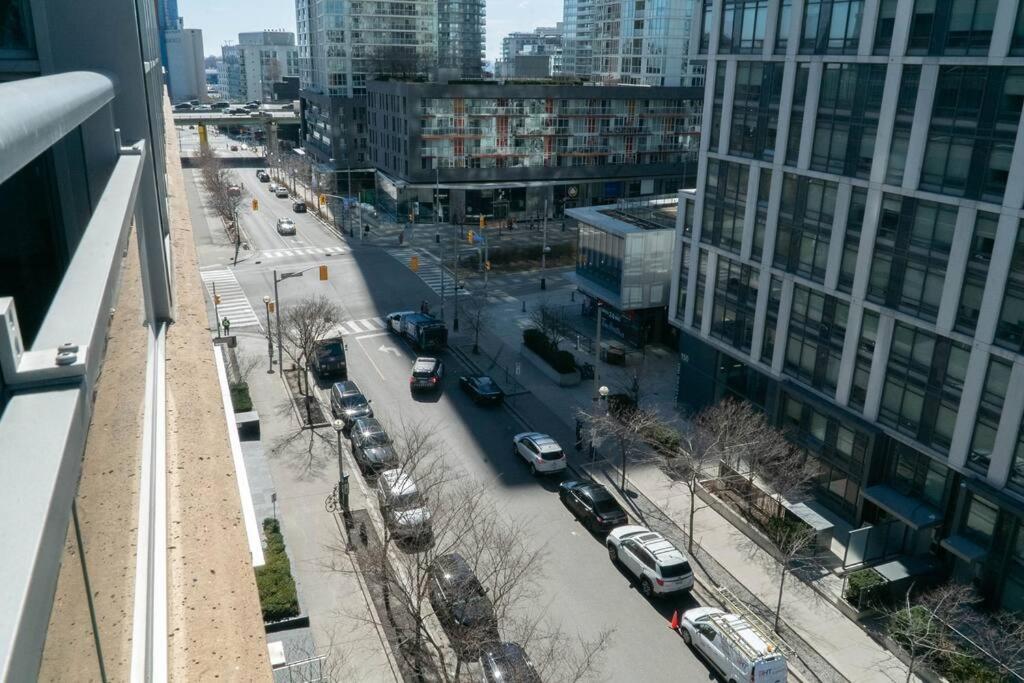 Beautiful And 3 Bedroom With Parking Apartment *
