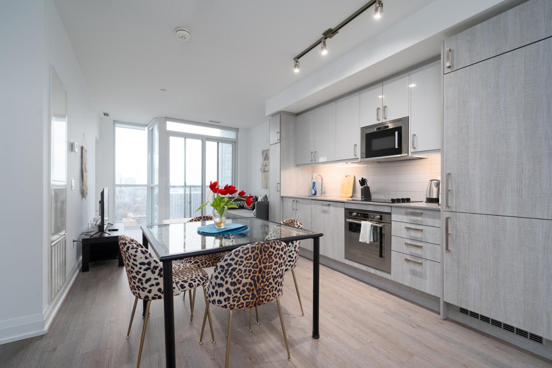 Luxury In Downtown Core, Eaton Center!! Apartment Toronto