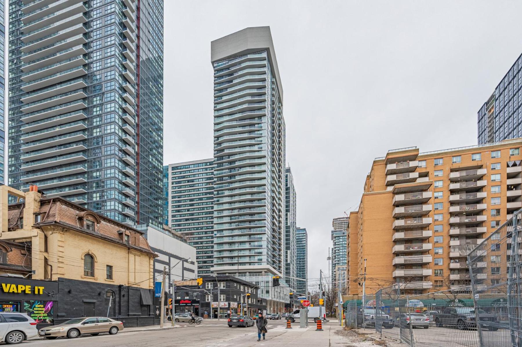 Apartment Luxury In Downtown Core, Eaton Center!! Toronto