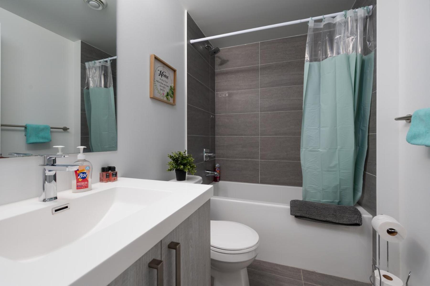 Luxury In Downtown Core, Eaton Center!! * Toronto