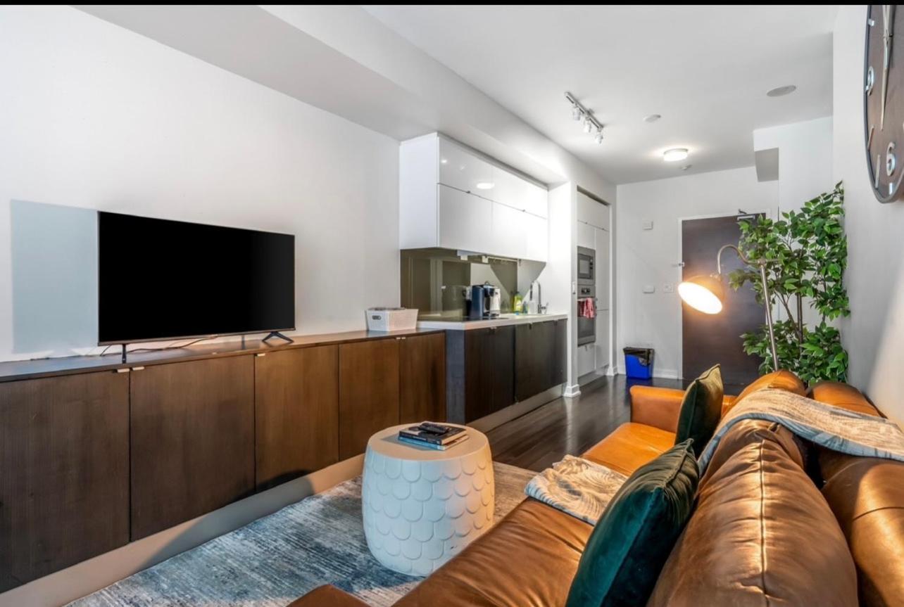 Urban Getaway Downtown Apartment Toronto