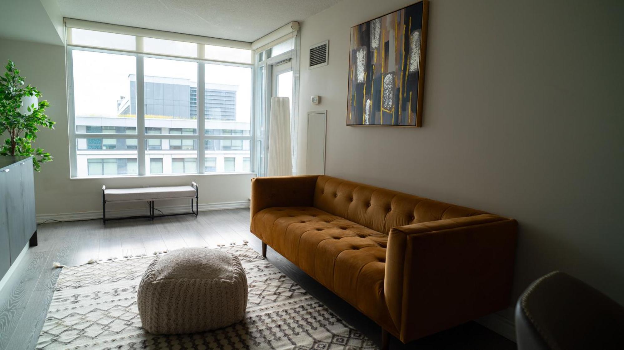 Apartment Beautiful And 3 Bedroom With Parking *