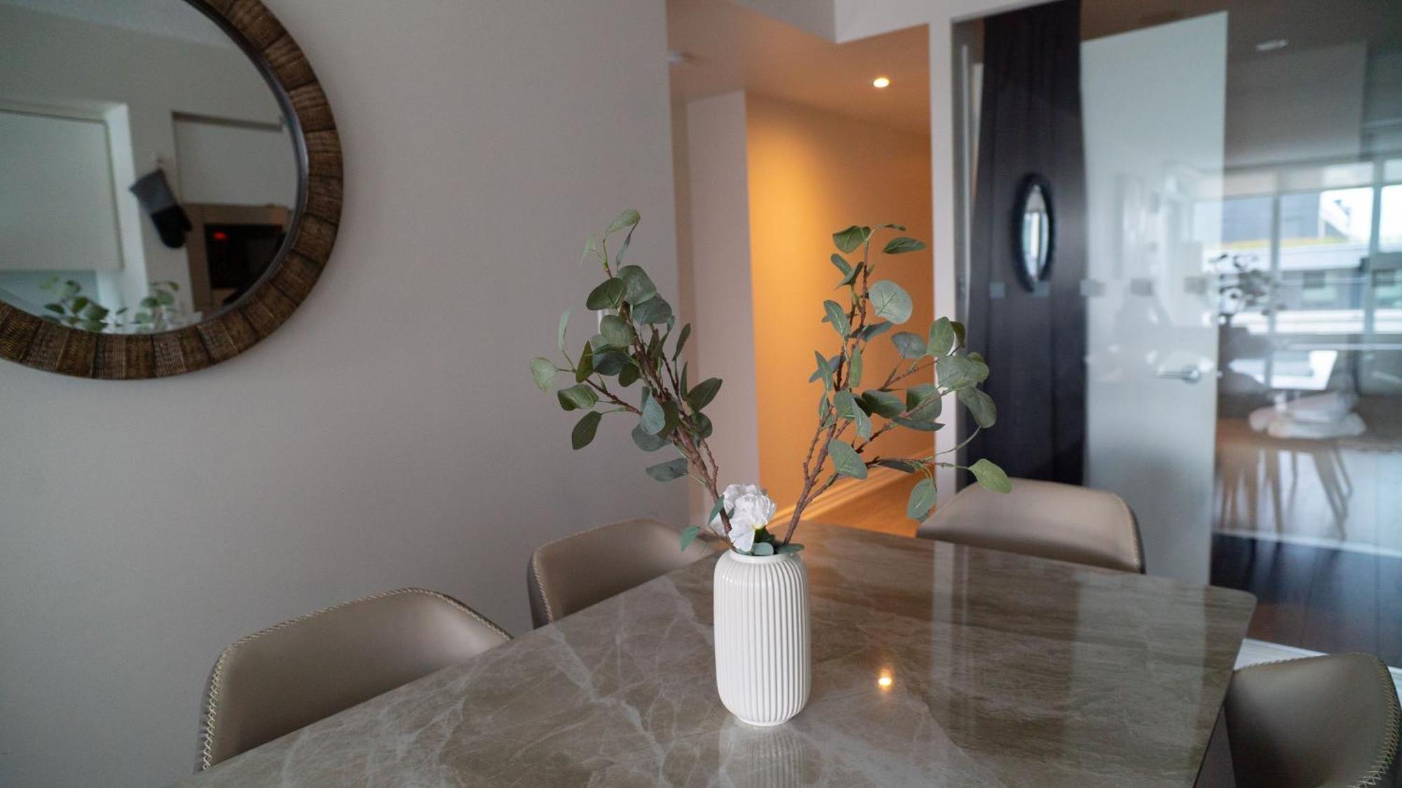 Beautiful And 3 Bedroom With Parking *