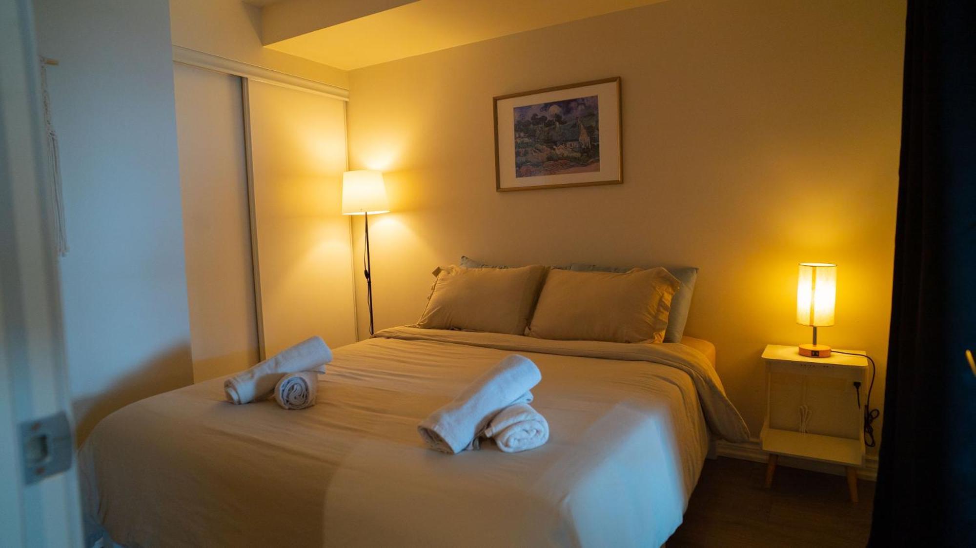 Beautiful And 3 Bedroom With Parking Apartment *