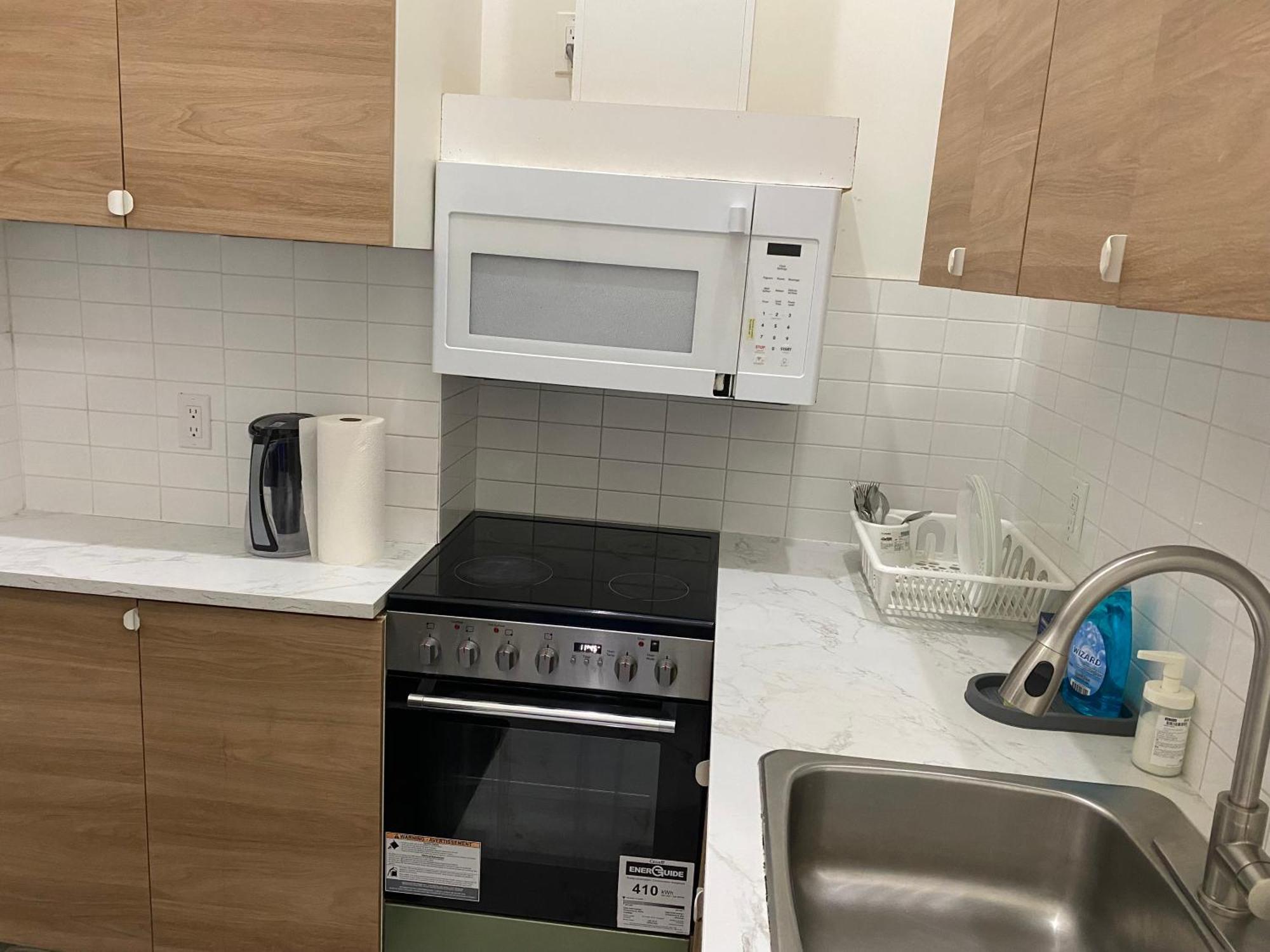 Guest house Modern Living -newly Built Toronto