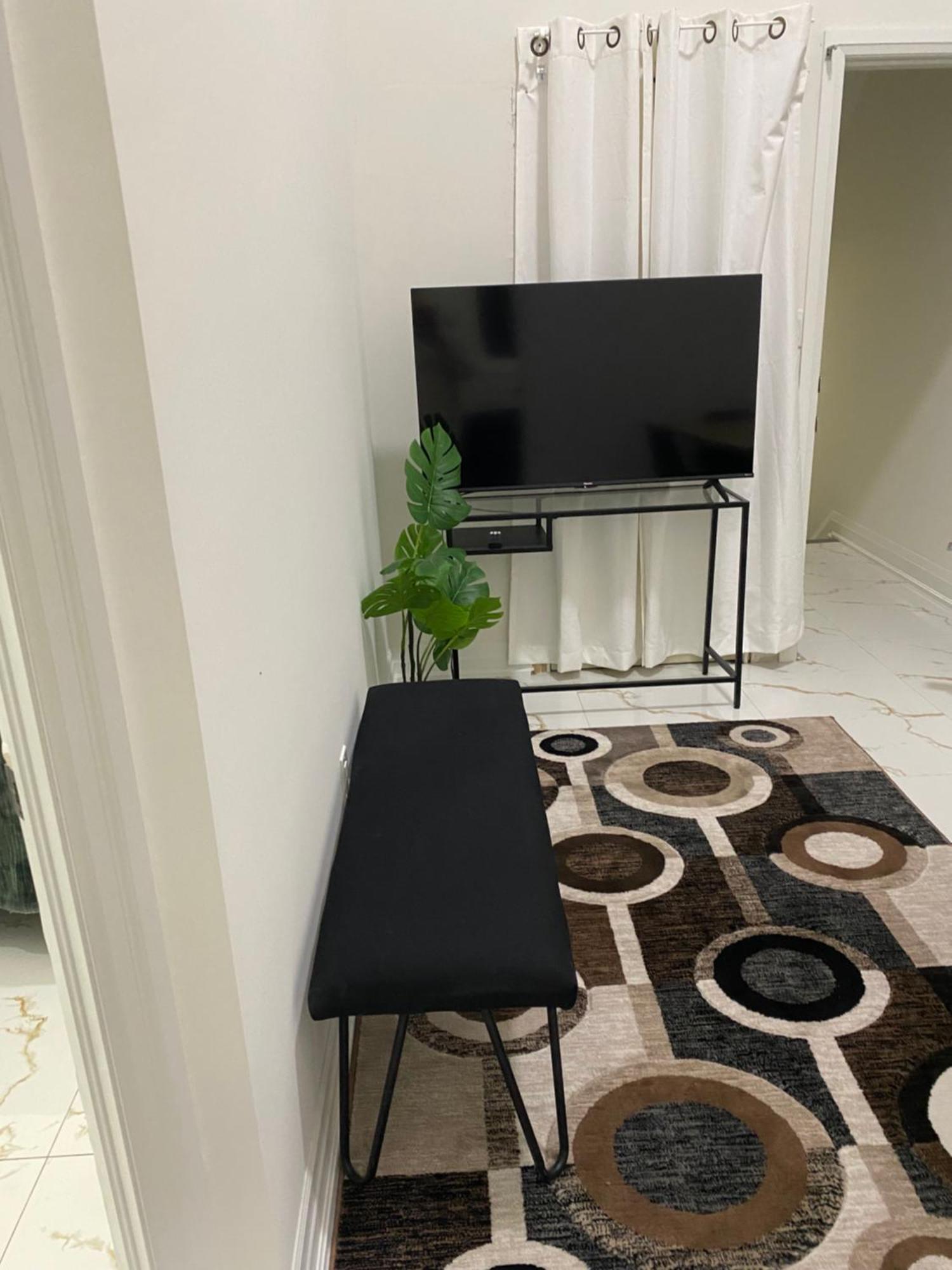 Modern Living -newly Built Guest house Toronto