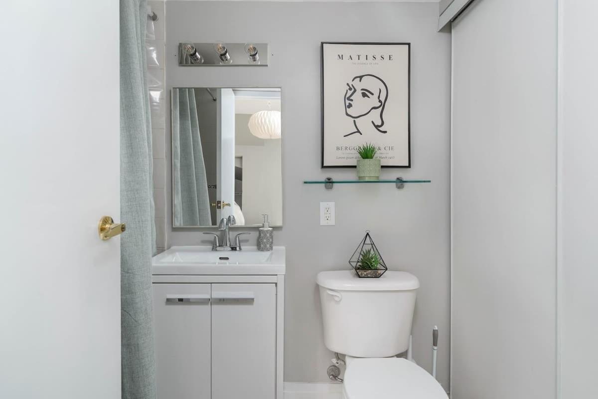 Apartment Townhome In Amazing Location Toronto