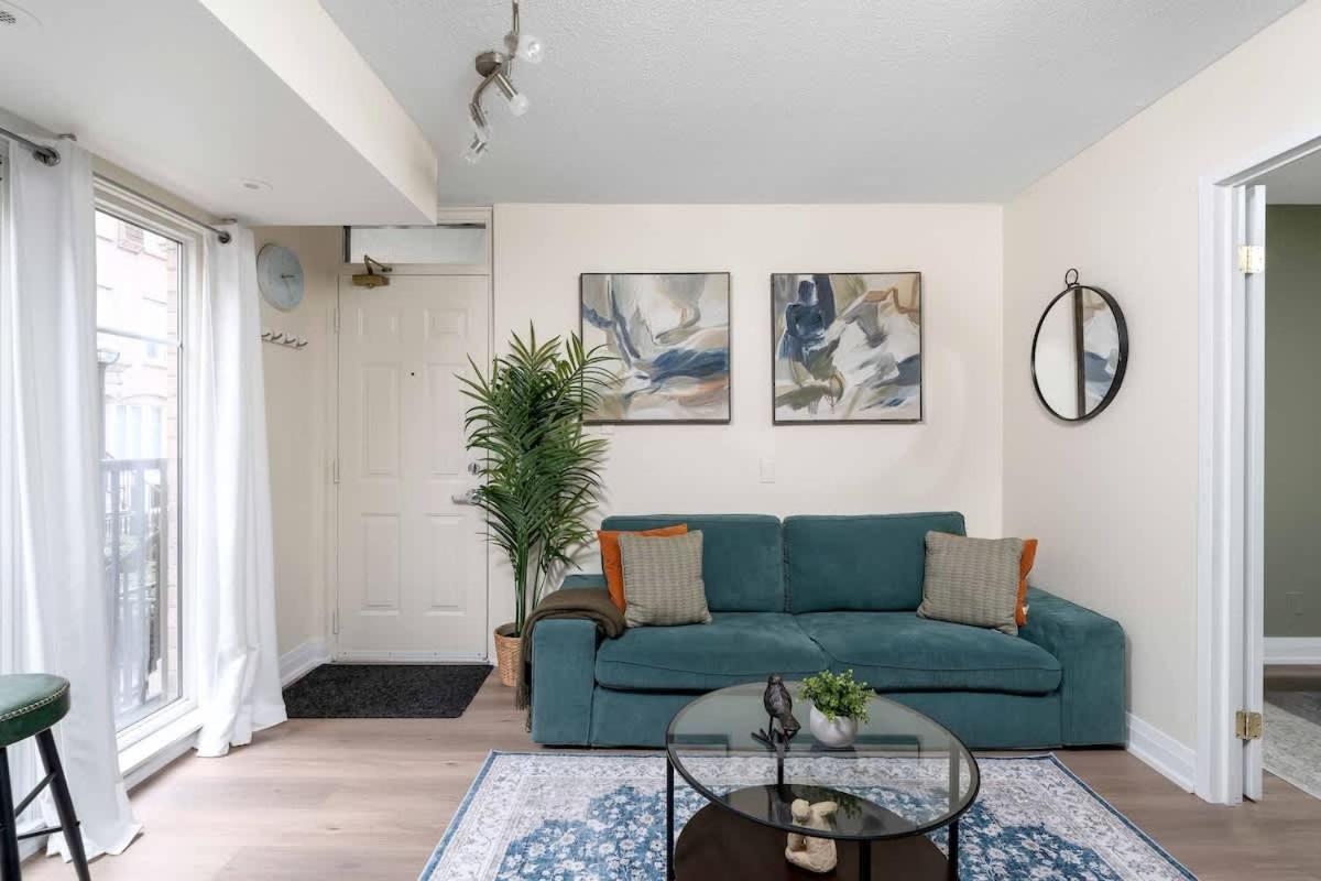 Apartment Townhome In Amazing Location *