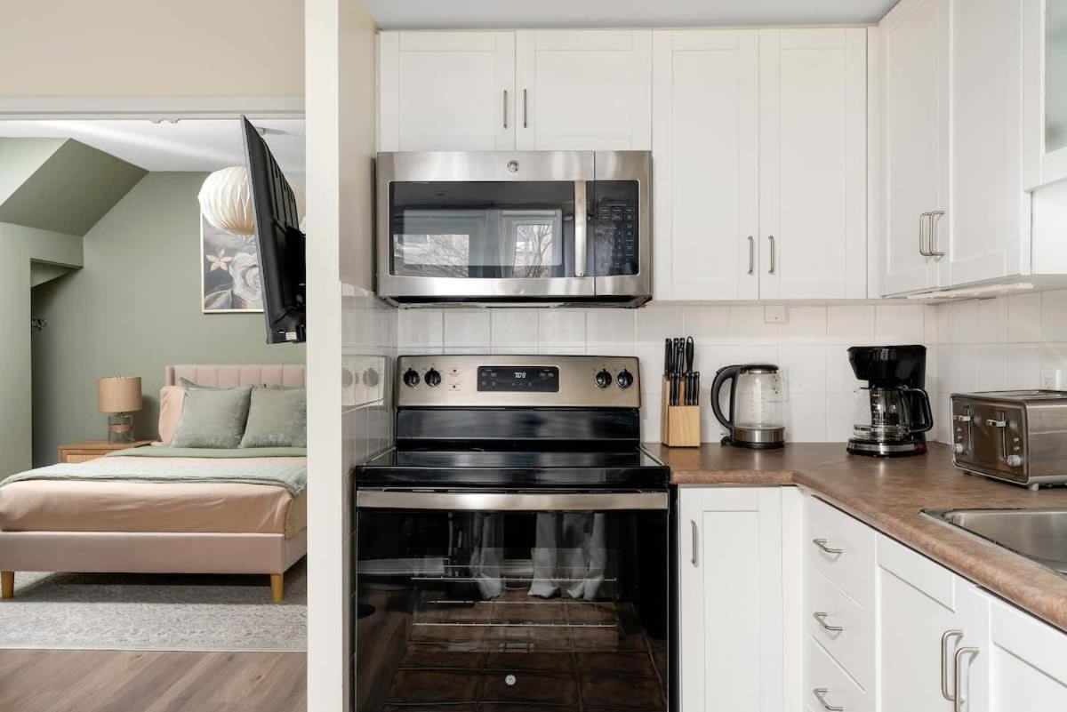 Apartment Townhome In Amazing Location Toronto