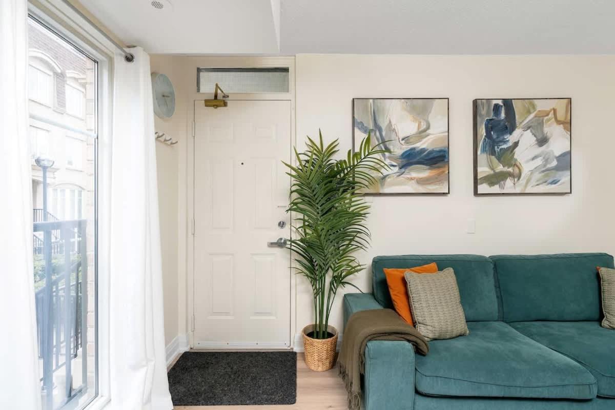 Townhome In Amazing Location *