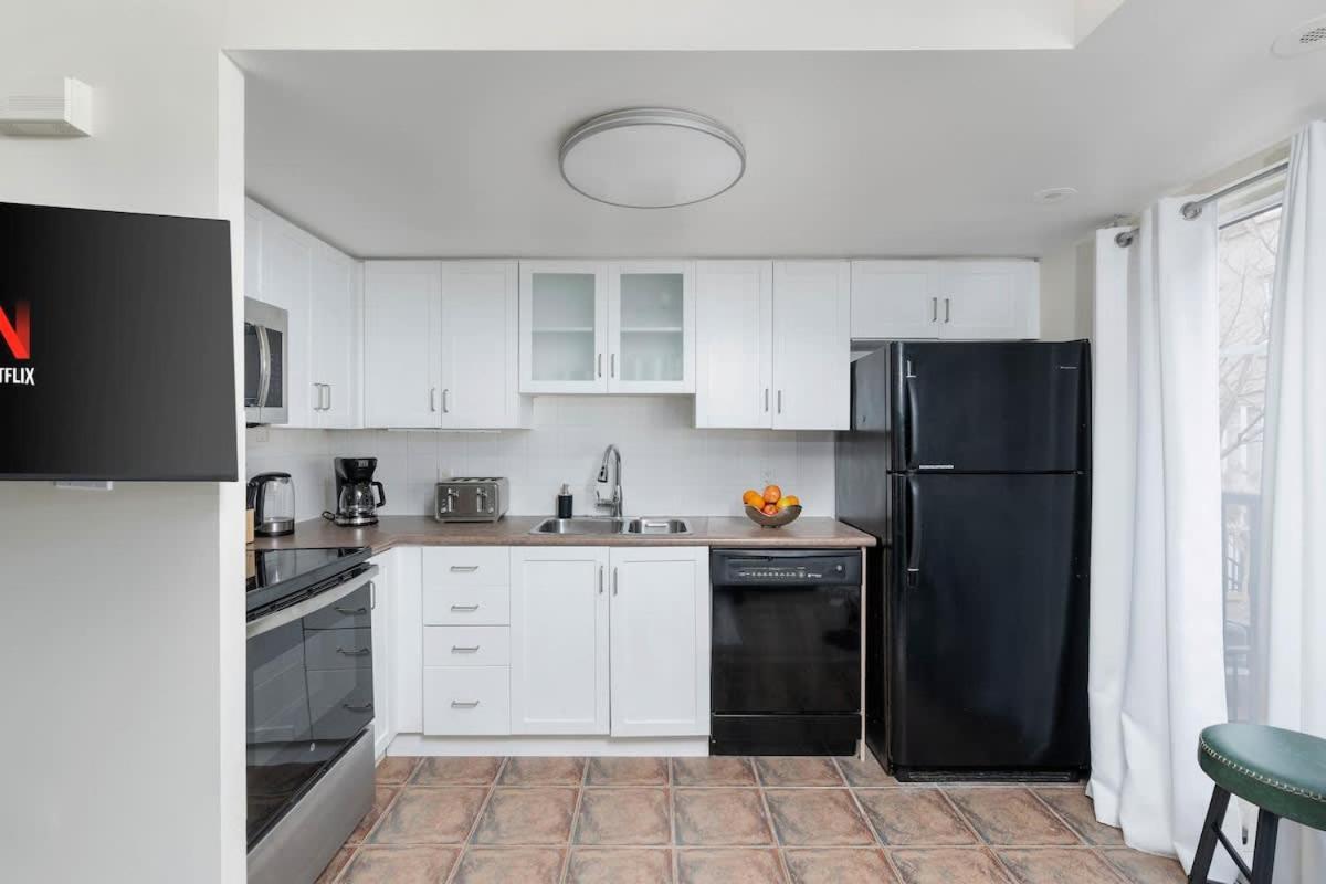 Townhome In Amazing Location * Toronto