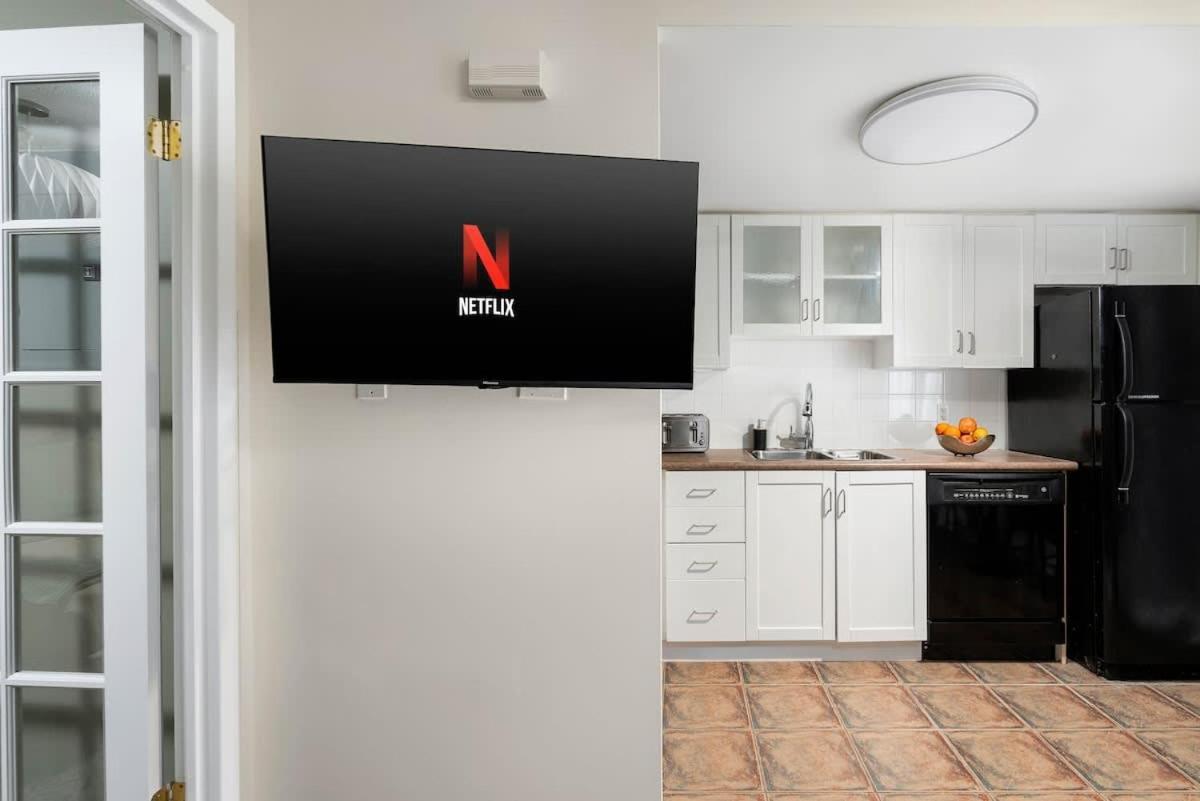 Apartment Townhome In Amazing Location *