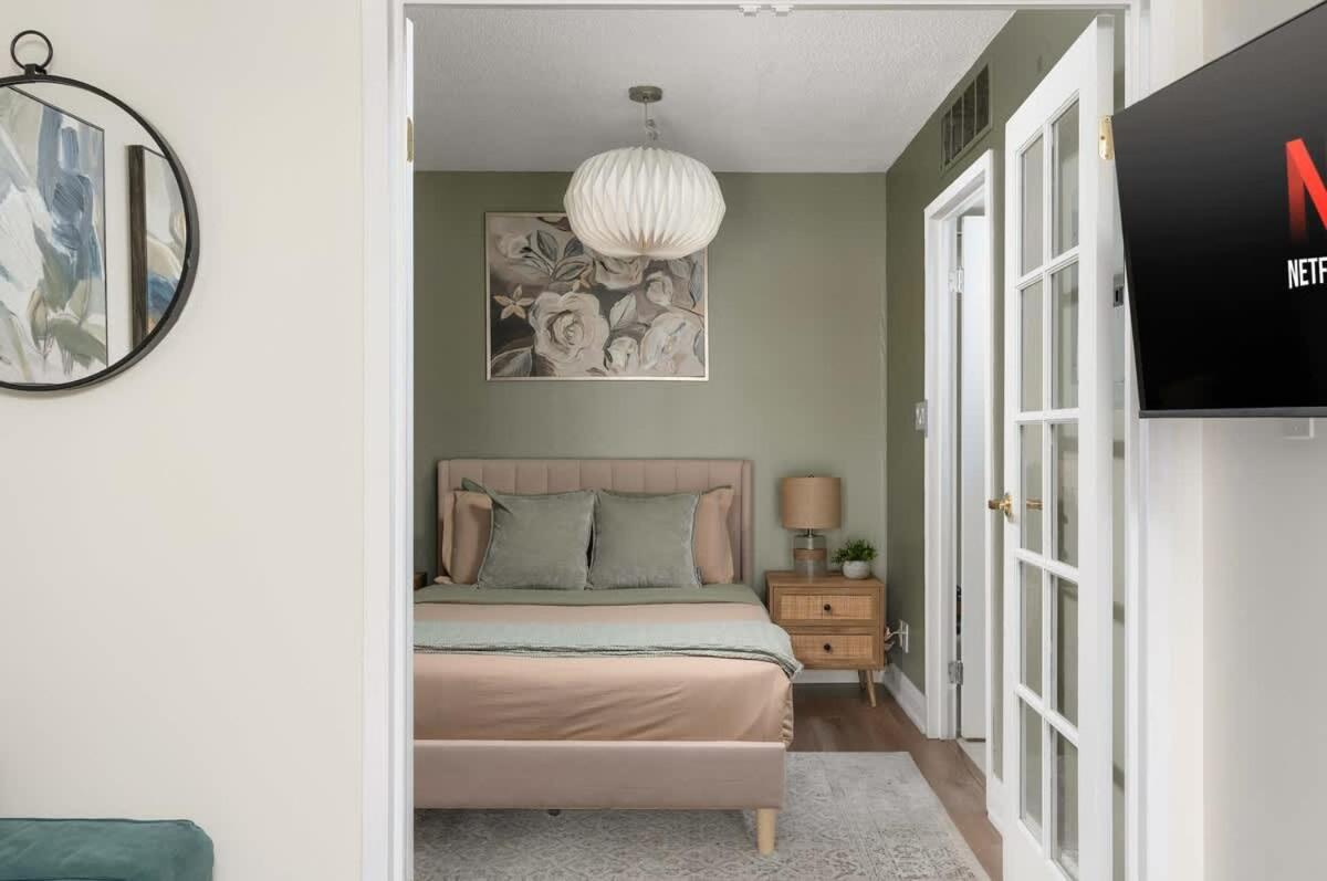 Townhome In Amazing Location Apartment Toronto