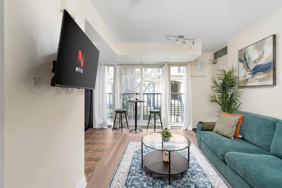 Townhome In Amazing Location *