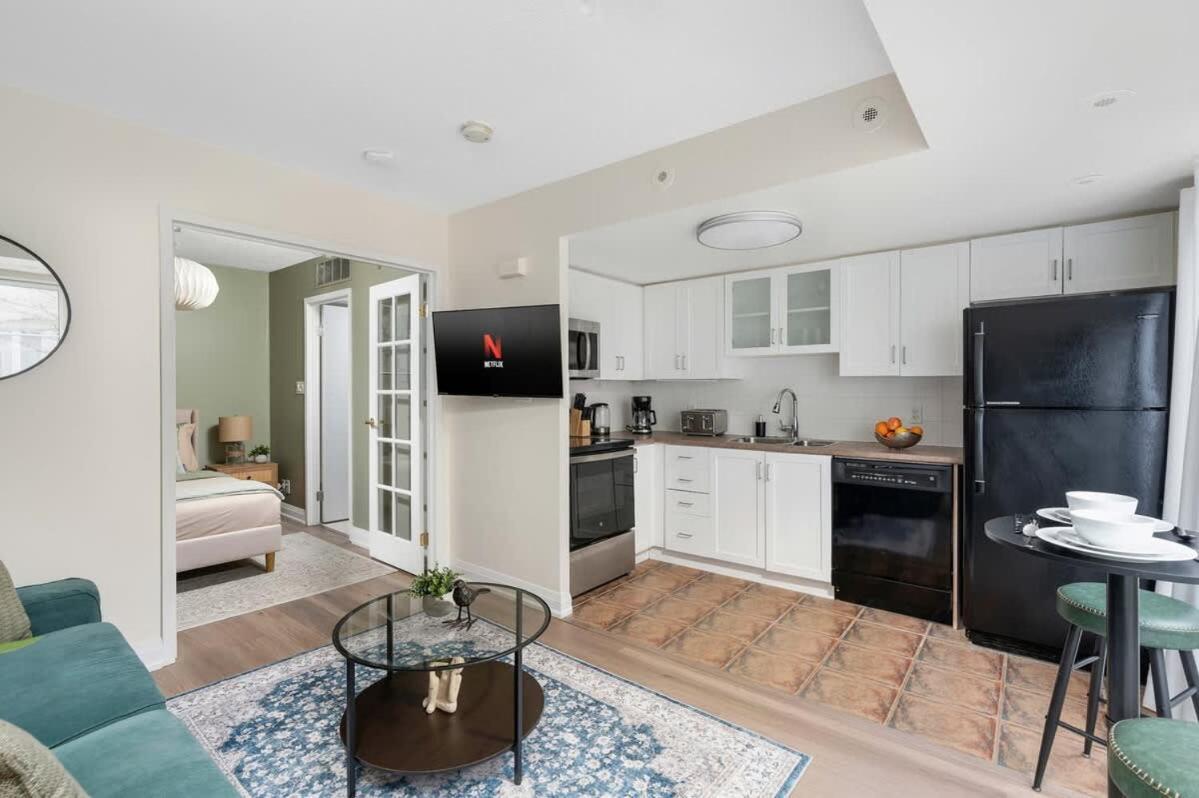 Townhome In Amazing Location Apartment Toronto