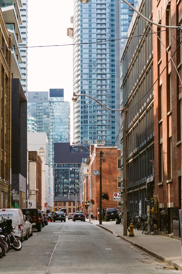 Premium 2-bedroom With Cn Tower & Views Toronto