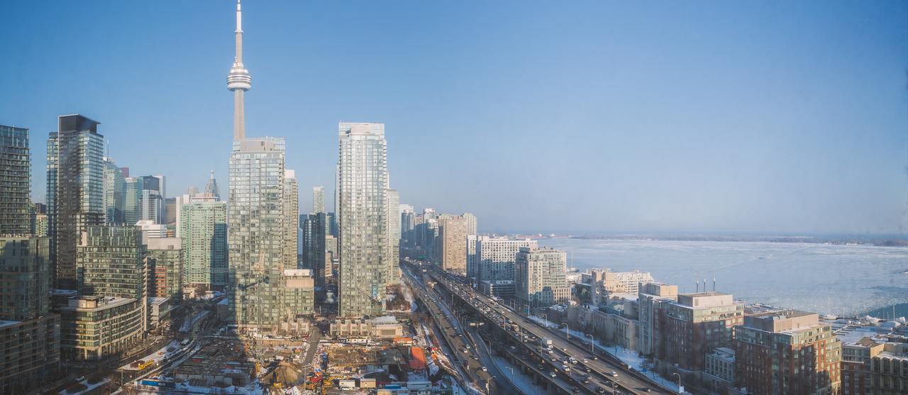 Premium 2-bedroom With Cn Tower & Views Apartment *