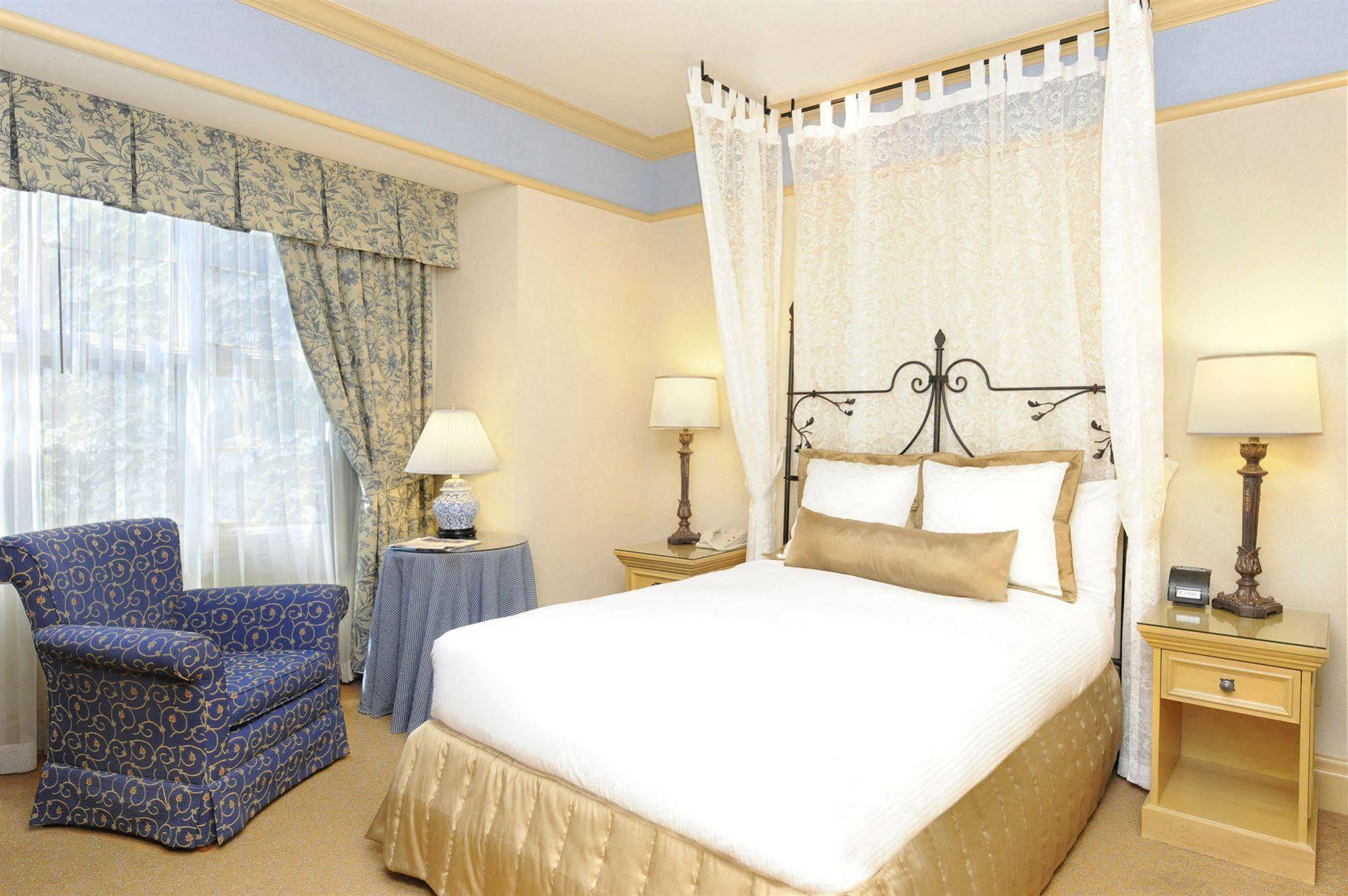 Old Mill 4*