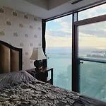 Two Bd Cn Tower And Lake Ontario View