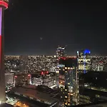 Two Bd Cn Tower And Lake Ontario View