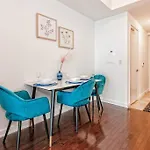 Lux Condo Near Cn Tower W/Amazing View + Parking!