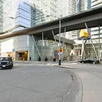 Elegant Waterfront Downtown Toronto / Unobstructed Cn Tower View