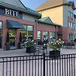 Best Western Plus Travel Hotel Toronto Airport
