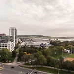 Downtown Toronto+Free Parking+Cn Tower View