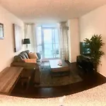 1 Bedroom Condo Beside Cn Tower & Rogers Centre