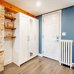 Spacious 1Br Suite Just Minutes From High Park