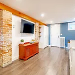 Spacious 1Br Suite Just Minutes From High Park