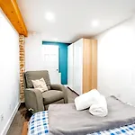 Spacious 1Br Suite Just Minutes From High Park