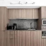Upscale & Modern 1Bd + Den In Heart Of Downtown!
