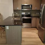 Midtown 4 Bedroom Home Free Wi-Fi And Parking