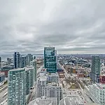 Loft - Entertainment & Financial District