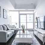 Heart Of Downtown Condo Close To Cn Tower