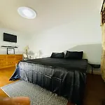Bungalow 3 Bedrooms Space Share Toronto Canada