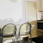 Lovely III 3 Bedrooms Apartment Space Share East York A Room