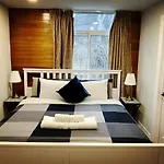 Lawrence Garden Guesthouse