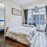 Downtown Toronto Cn Tower Suites