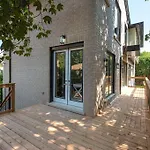 Luxury 6 Bedrooms Villa With Spacious Indoor