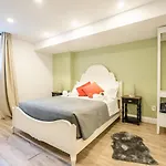 Gabby\'S Place Downtown Core