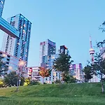 Upscale Downtown Toronto Condos By Cn Tower