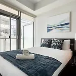 Guestic Front Street - Lake View & City View