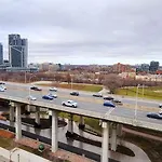 Lakefront Living Downtown Toronto - Free Parking, Gym, Indoor Pool